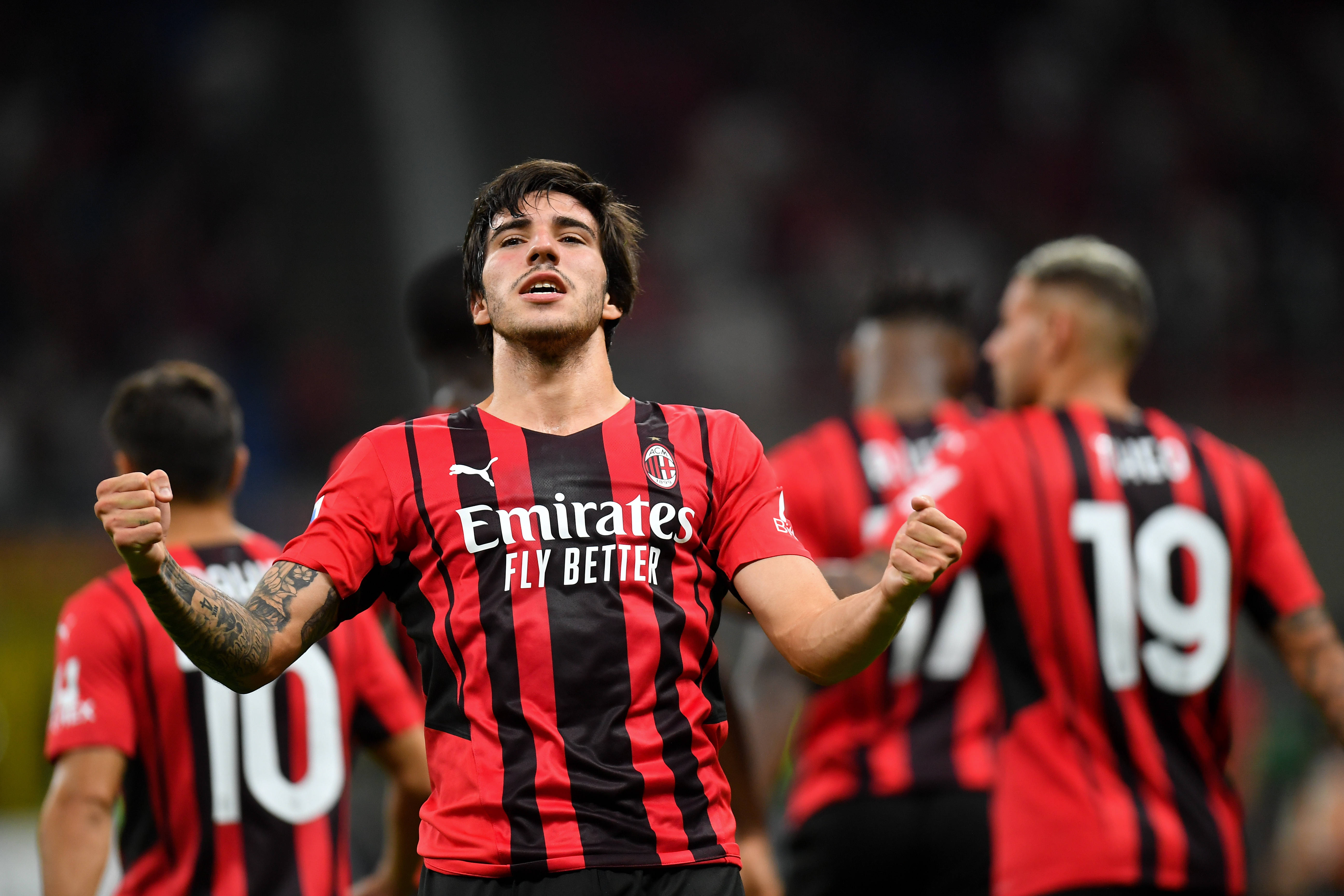 一位年轻球 一位年轻球