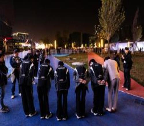 制造错位 制造错位